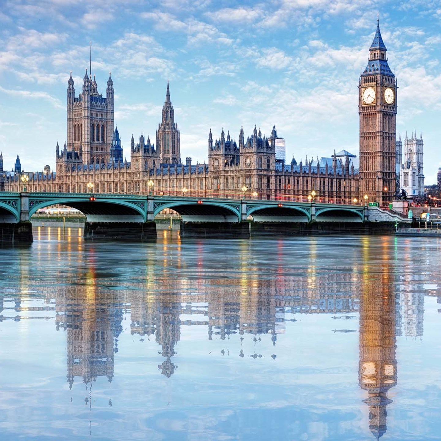 An photo of London landmarks Big Ben and the River Thames