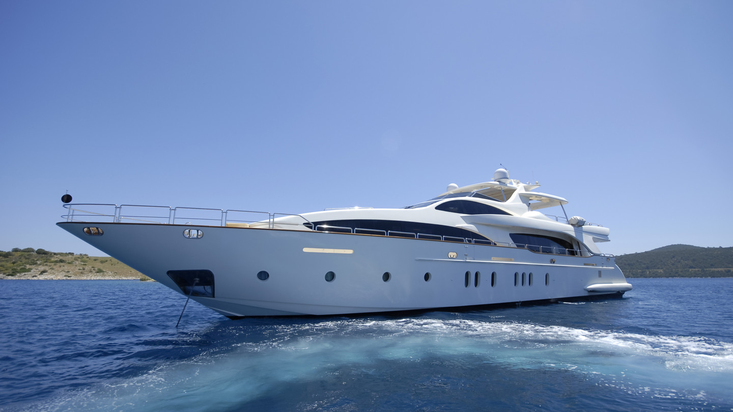 White Superyacht | Praxis