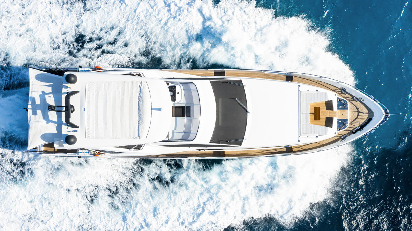Yacht Underway | Praxis